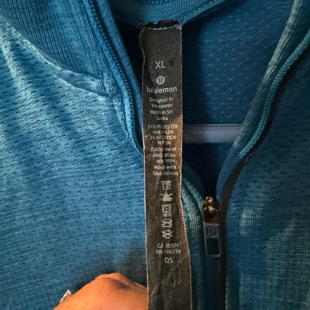 Lululemon Athletica Men's Sz XL Vent Tech 1/2 Zip Long Sleeve Top - Picture 3 of 6